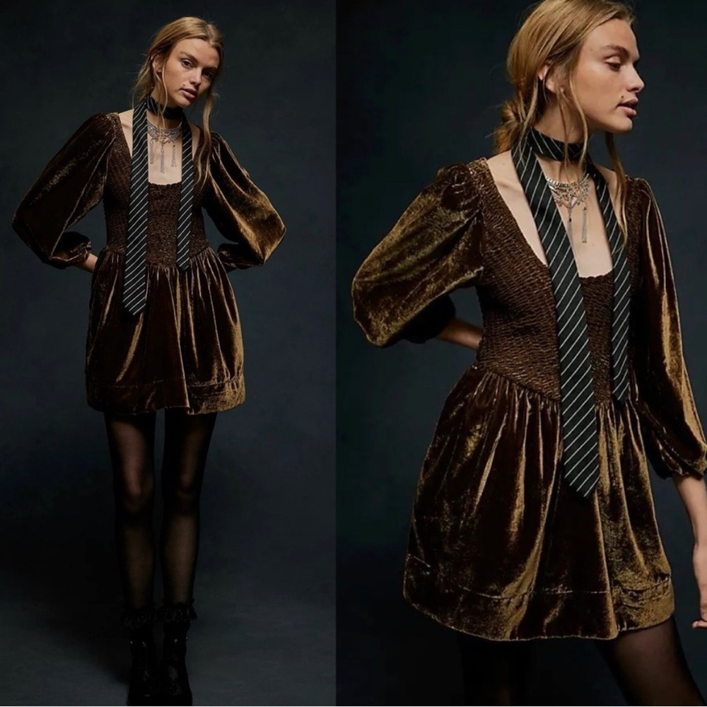 NEW FREE PEOPLE Farrier Velvet Smocked Mini Dress IN BROWN BEAR Size Small